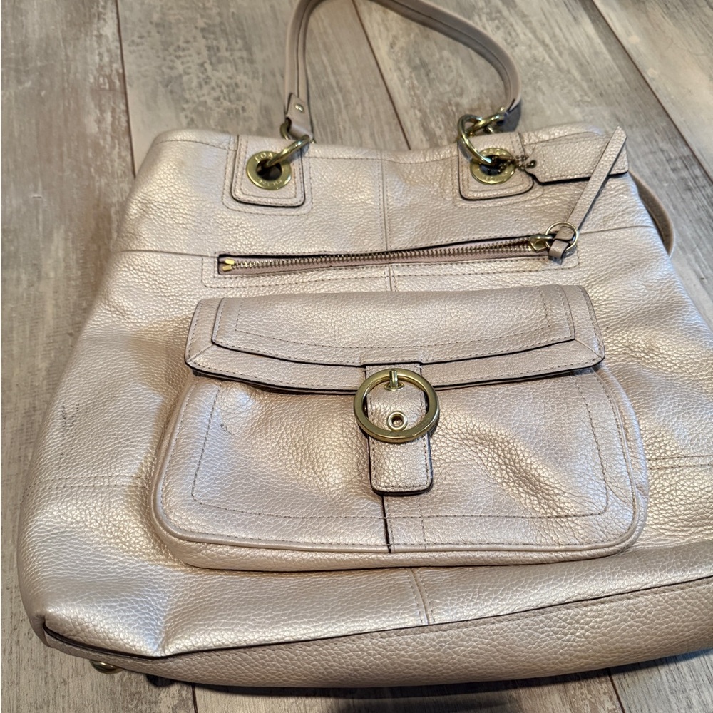 COACH PENELOPE Champagne leather Buckle tote F-18890